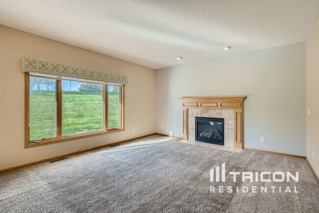 Foto del edificio - 16391 Holbrook Ave