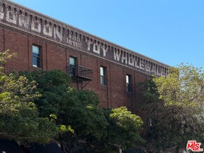 Building Photo - 215 S Santa Fe Ave