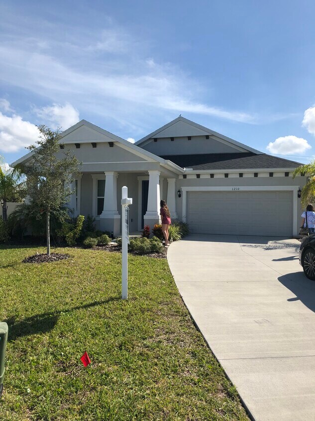 1210 Windy Bay Shl, Tarpon Springs, FL 34689 House Rental in Tarpon