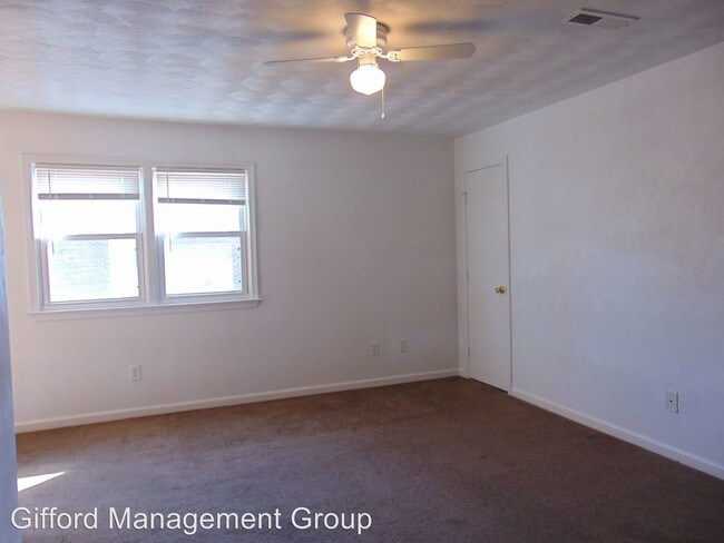 Building Photo - 504 Ashlawn Dr
