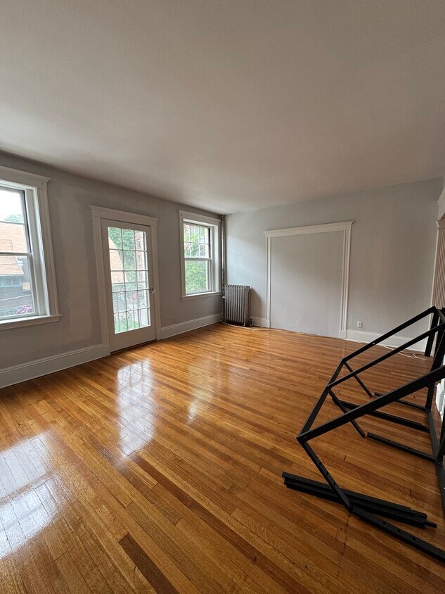 Foto principal - 104 Strathmore Rd