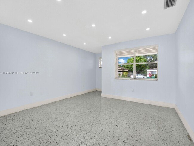 Building Photo - 8770 SW 27th St