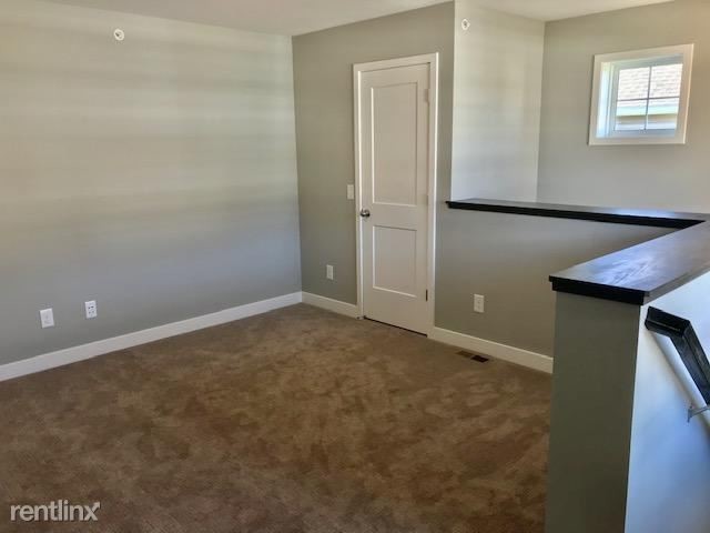 Building Photo - 3 br, 3 bath Townhome - 13839 102nd Pl N