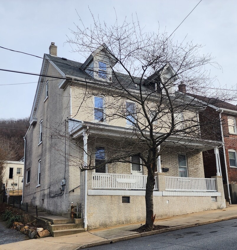 721 Hayes St, Bethlehem, PA 18015 House Rental in Bethlehem, PA