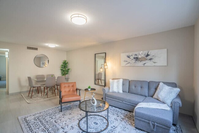 Foto del edificio - 8550 E McDowell Rd