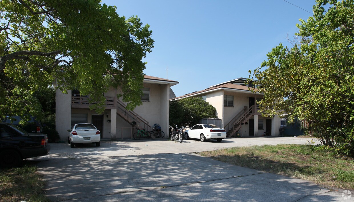 Foto del edificio - 402-408 13th Ave N