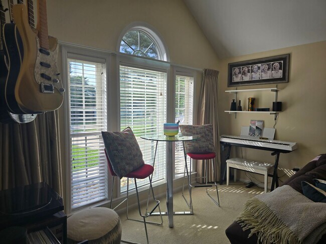 Foto del edificio - NEW LISTING!!!!!