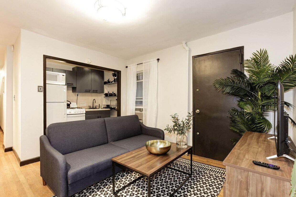 Foto principal - 120 W 71st St