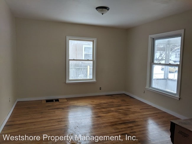 Building Photo - 4 br, 1 bath House - 973 Ireland Ave.