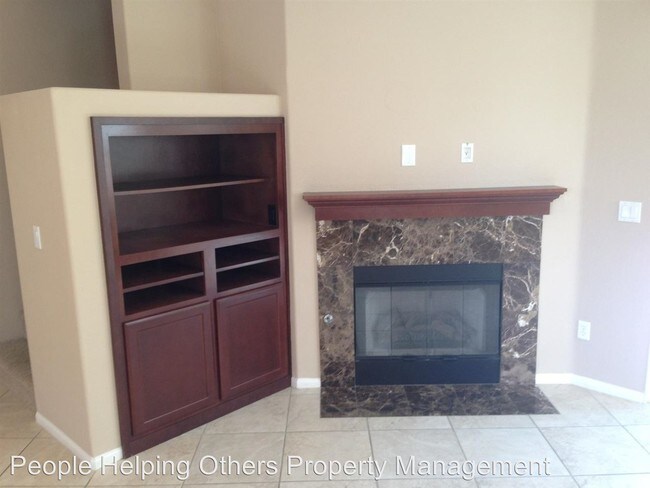 Building Photo - 1605 Phoenix Ct