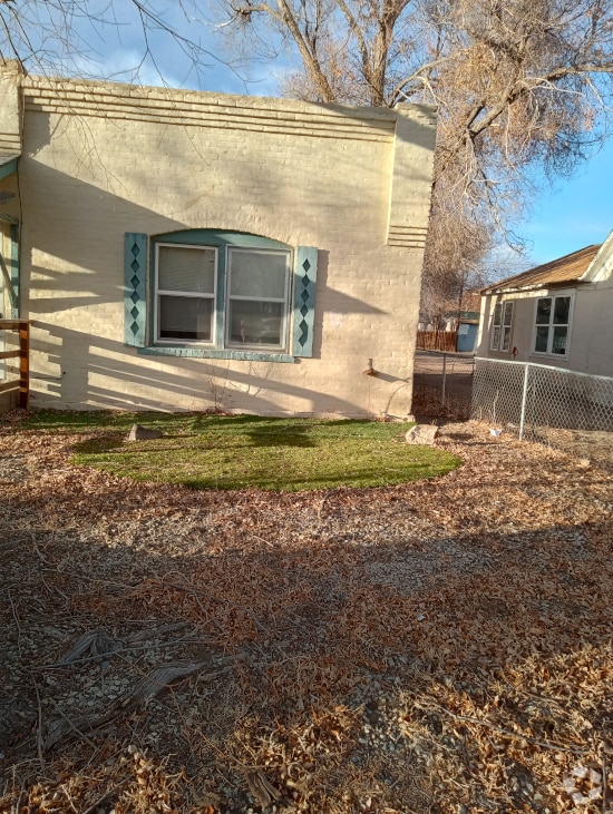 Building Photo - 419 10th St