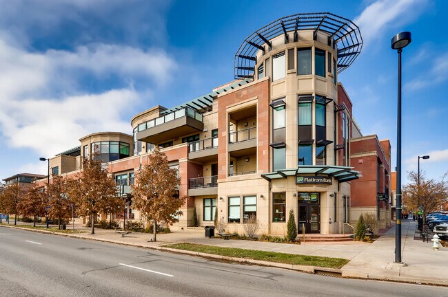 Foto del edificio - 1077 Canyon Blvd