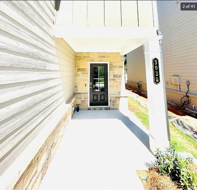 Building Photo - 3030 Westgate Park Dr