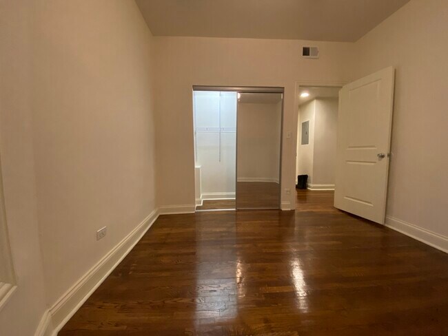 Foto del edificio - 940 W Agatite Ave