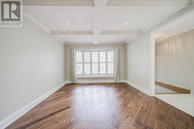 Building Photo - 500 Tipperton Crescent