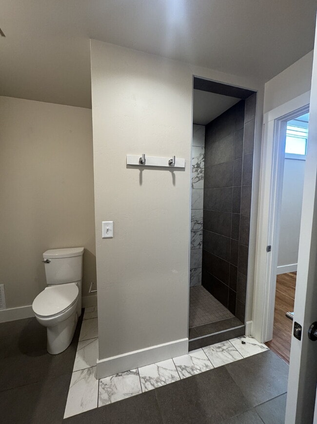 Building Photo - "Charming 1-Bedroom Oasis in the Heart of Lander, WY!"