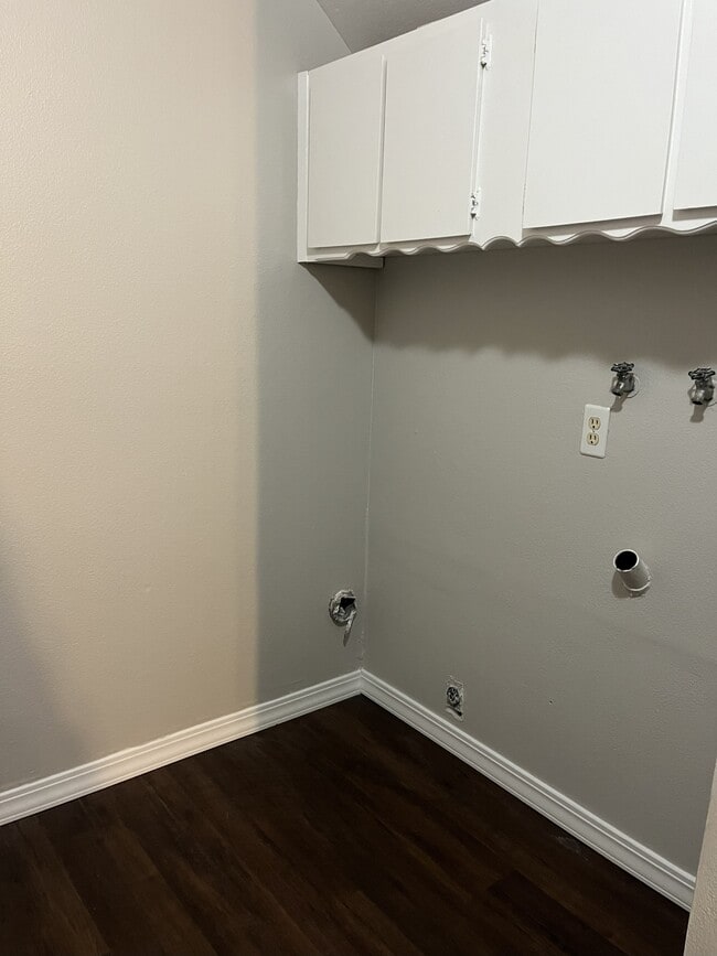 Building Photo - 701 W Pennsylvania St