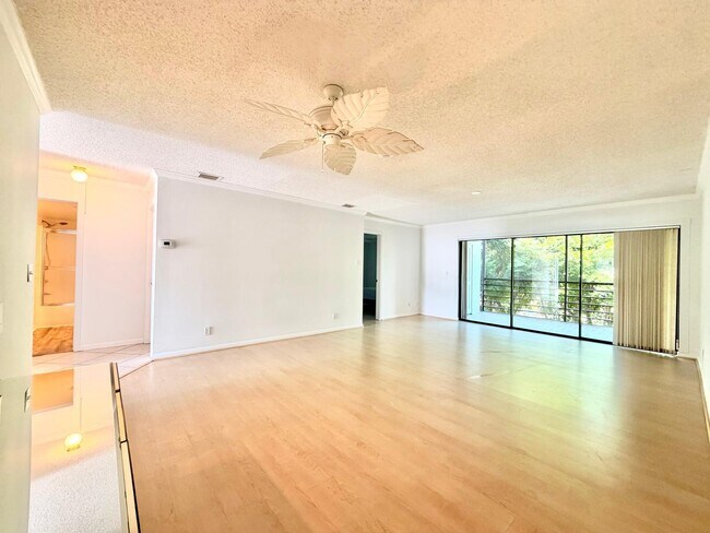 Building Photo - 1811 SW Palm City Rd