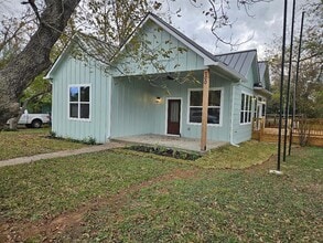 Building Photo - 700 N Avenue C