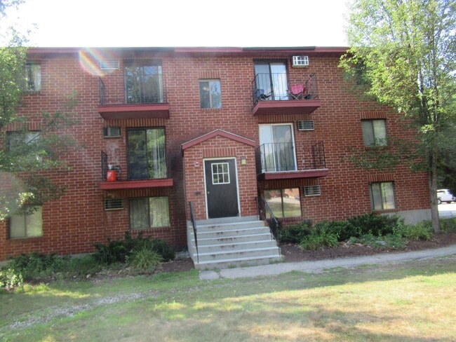 Building Photo - 1225 Bodwell Rd