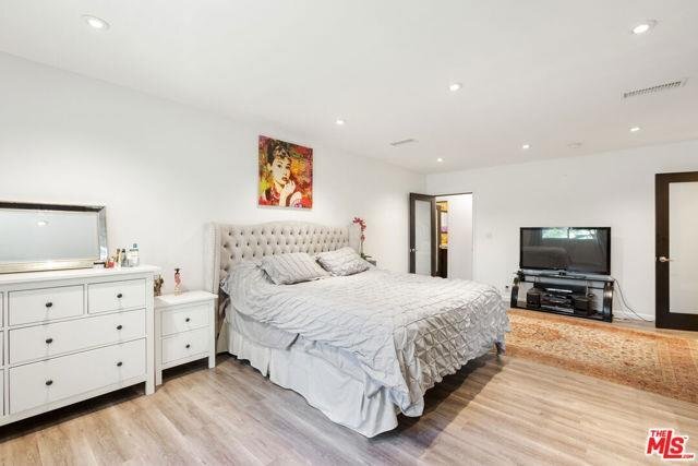 Foto del edificio - 10915 Ayres Ave