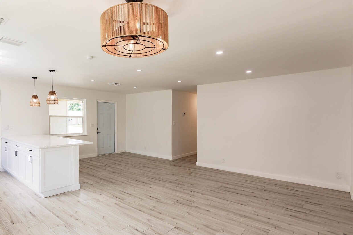 Foto principal - 312 Baker Dr