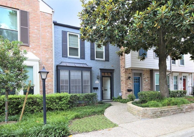 Building Photo - 7451 Brompton St