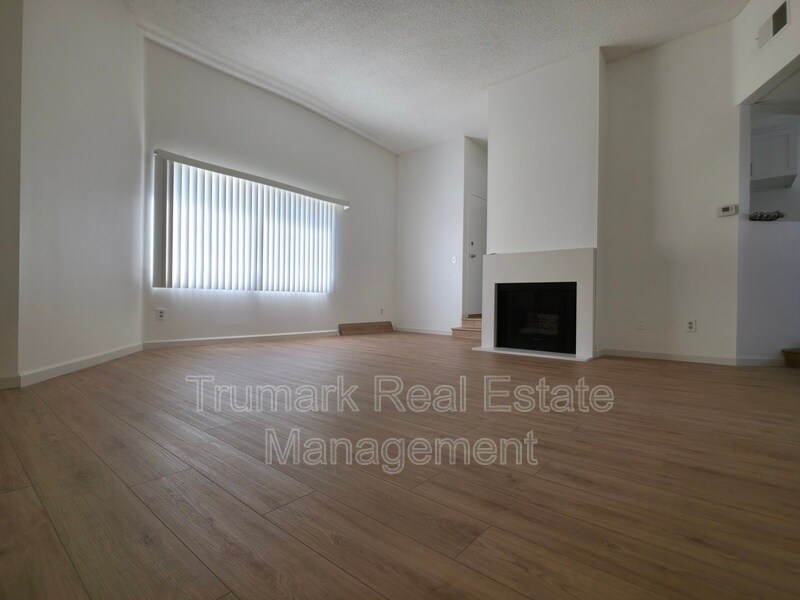 Foto principal - 14605 Burbank Blvd