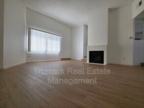 Building Photo - 14605 Burbank Blvd