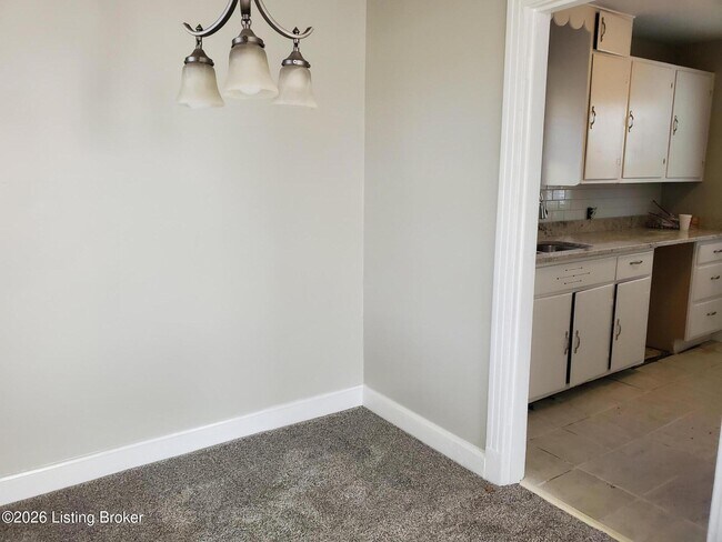 Building Photo - 305 S Hubbards Ln