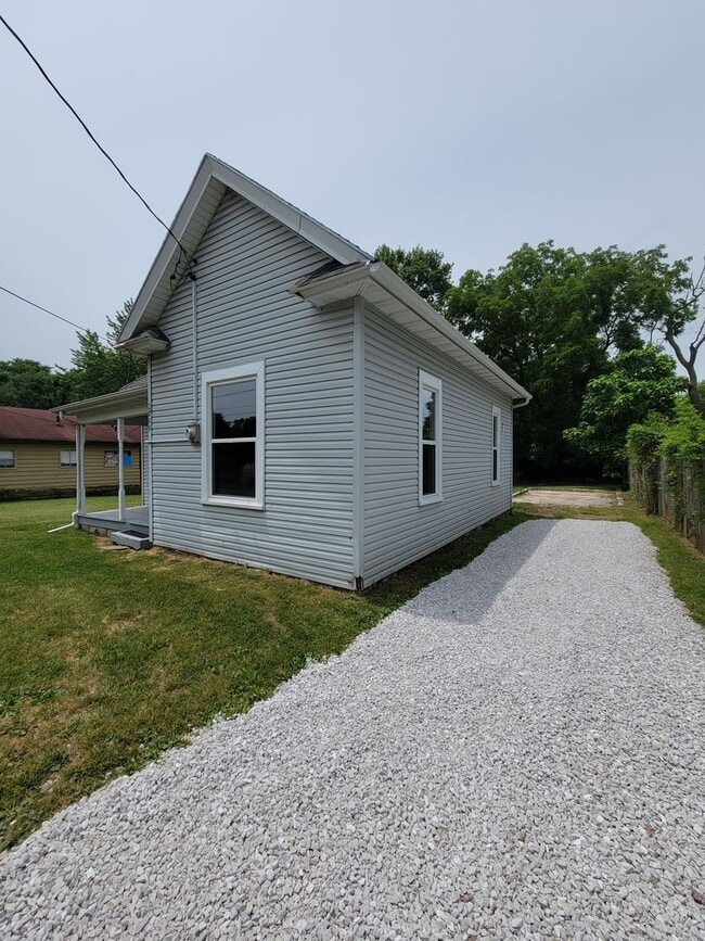 Building Photo - 2209 N Travis Ave