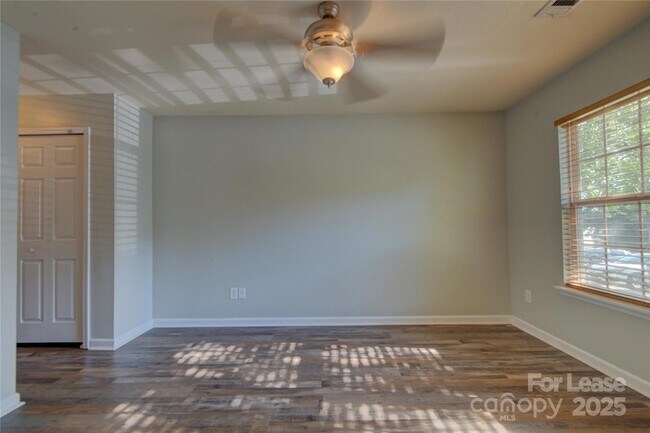 Building Photo - 2587 Brackley Pl NW