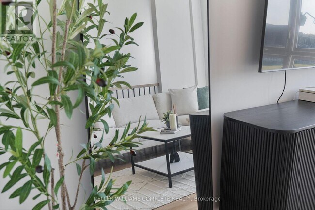 Photo du bâtiment - 55 Tom Brown Dr