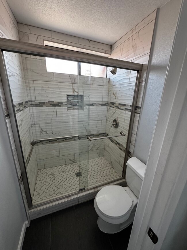 Foto del edificio - 2208 N Broadway