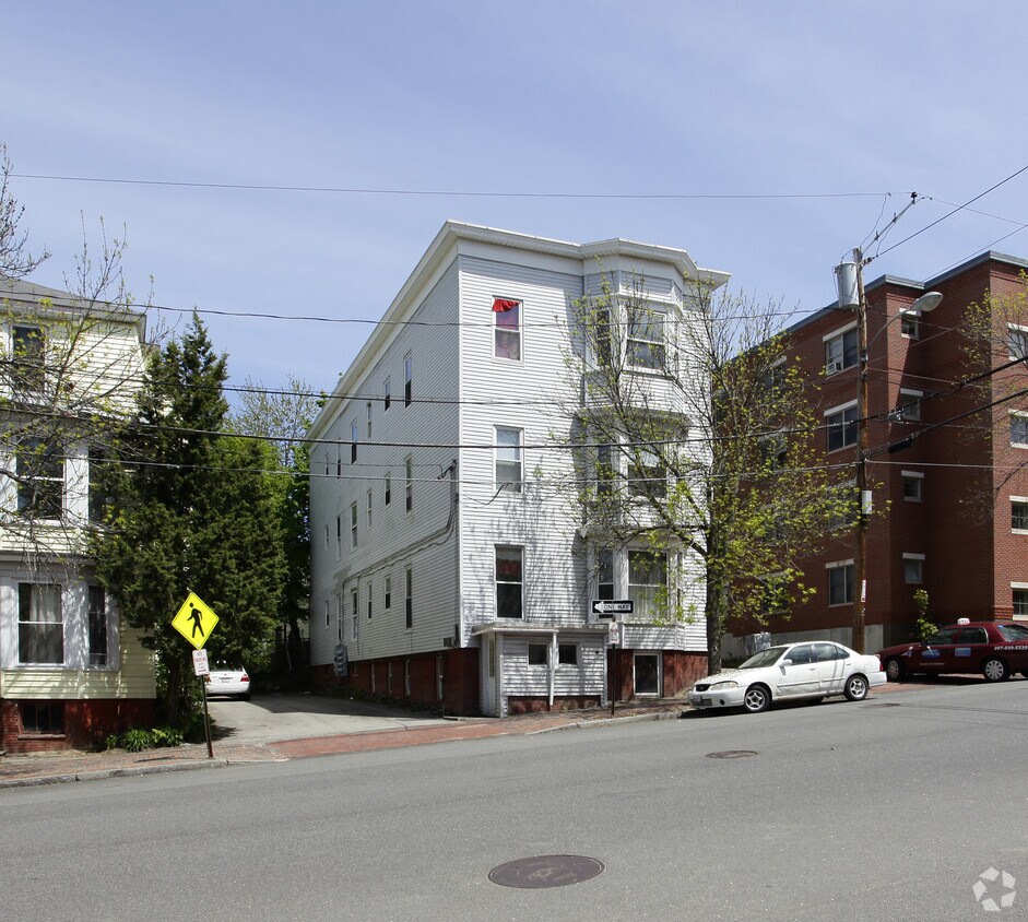Building Photo - 237 High St