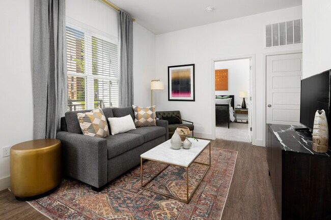 Foto del edificio - 555 Lakeview Pkwy