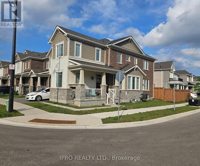 Building Photo - 852 Aspen Tsse.