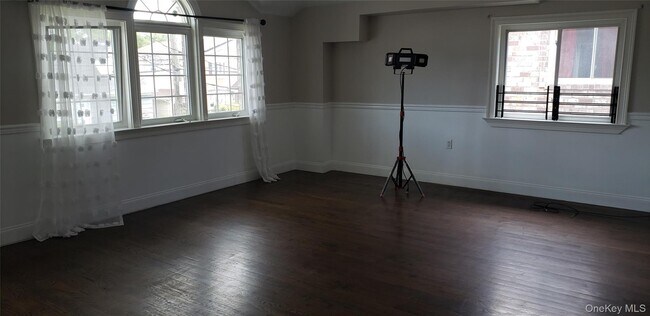 Foto del edificio - 139-16 Caney Ln