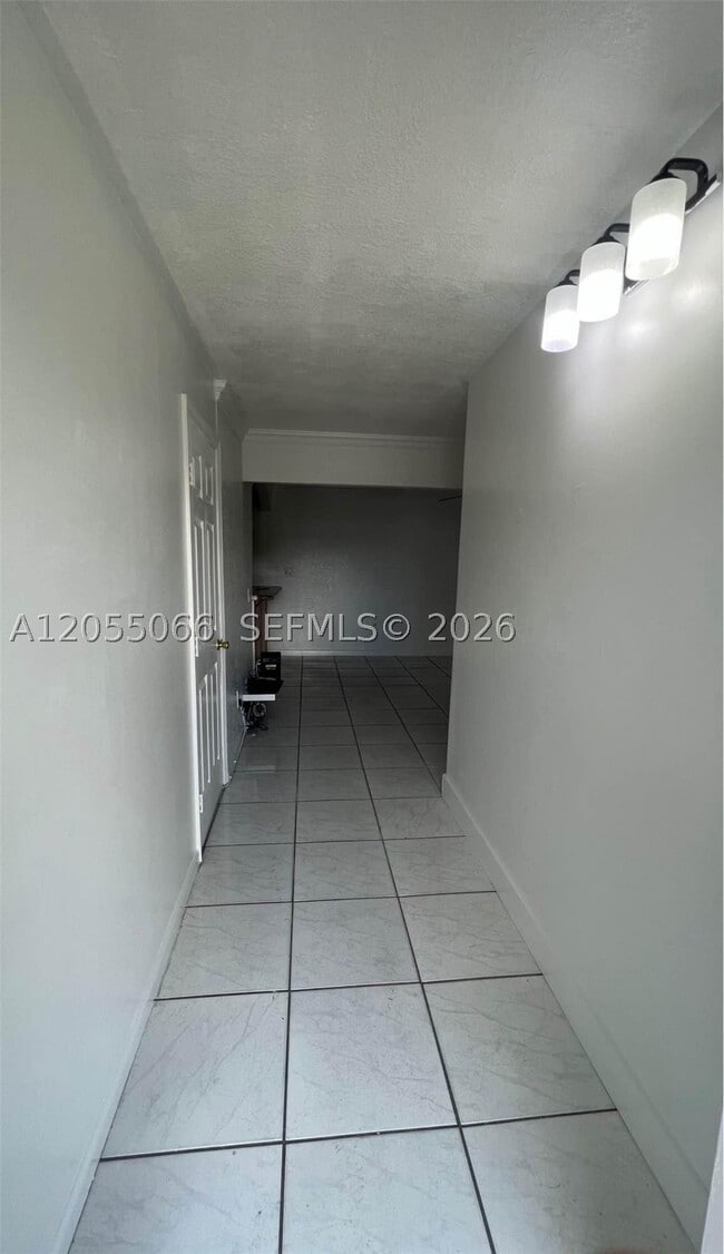 Foto del edificio - 17201 NW 53rd Pl