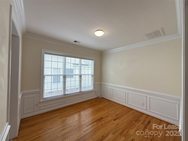 Foto del edificio - 9535 Numenore Dr