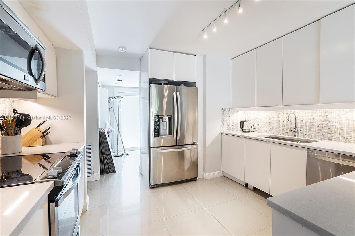 296 Seaview Dr, Key Biscayne, FL 33149 Townhouse for Rent in Key