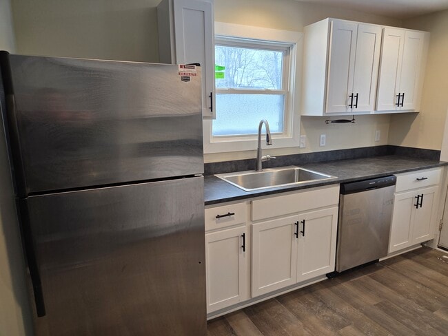 Building Photo - 815 Oakland Dr