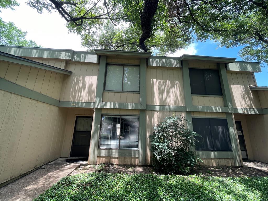 Foto principal - 9611 Blue Creek Ln