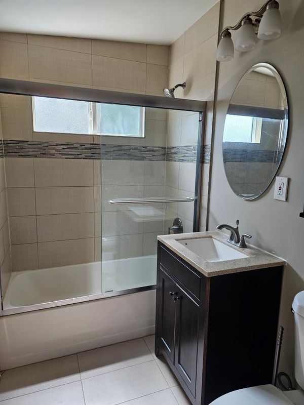 Building Photo - 539 Trier Ave