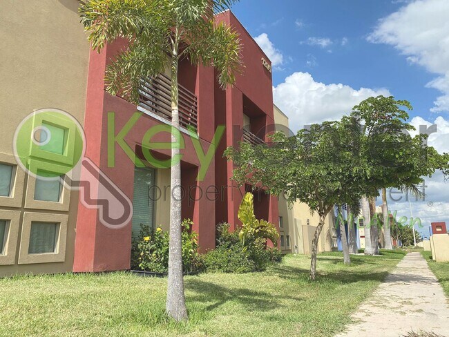 Foto del edificio - 2B/2.5B Townhome in gated community now available in Mcallen TX ( Jackson & Nolana )