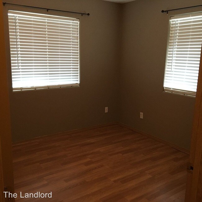Building Photo - 3 br, 2 bath Apartment - 22 Diane RD #E