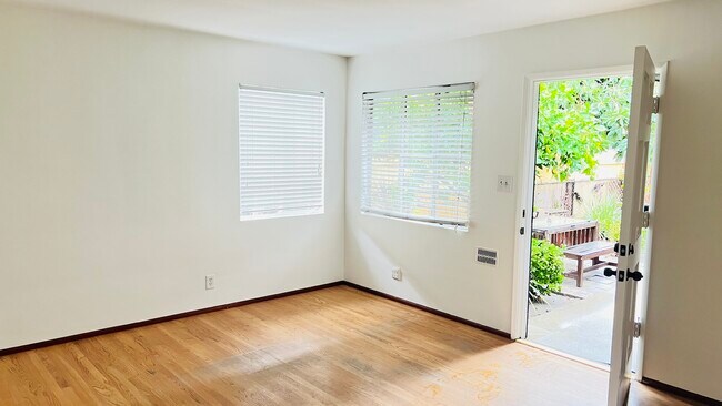 Foto del edificio - 4249 S Centinela Ave