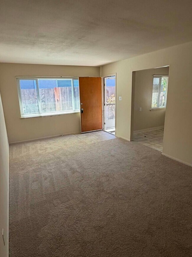Foto del edificio - 1163-1165 McKinley Avenue