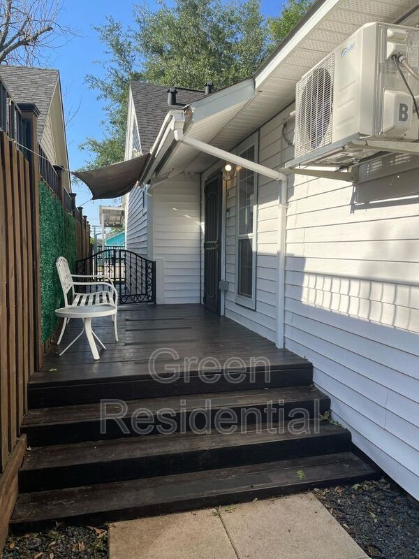 Building Photo - 7410 Ilex St