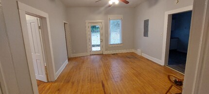 Building Photo - 270 Archer St